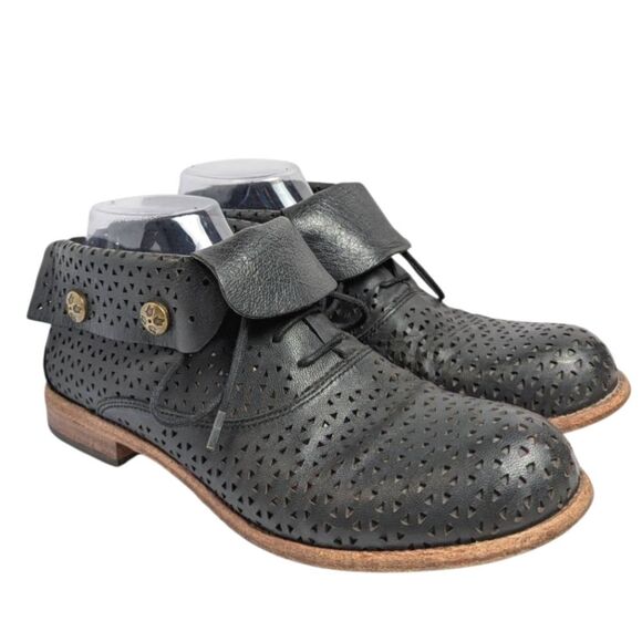 Patricia Nash Sabrina Black Perforated Leather Ankle Boots Booties Womens 9 - Picture 1 of 8